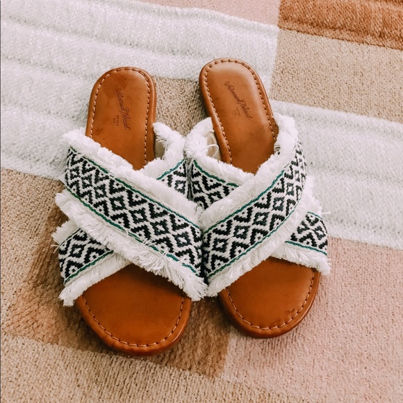 NWT: Universal thread Boho Sandals - Picture 2 of 3